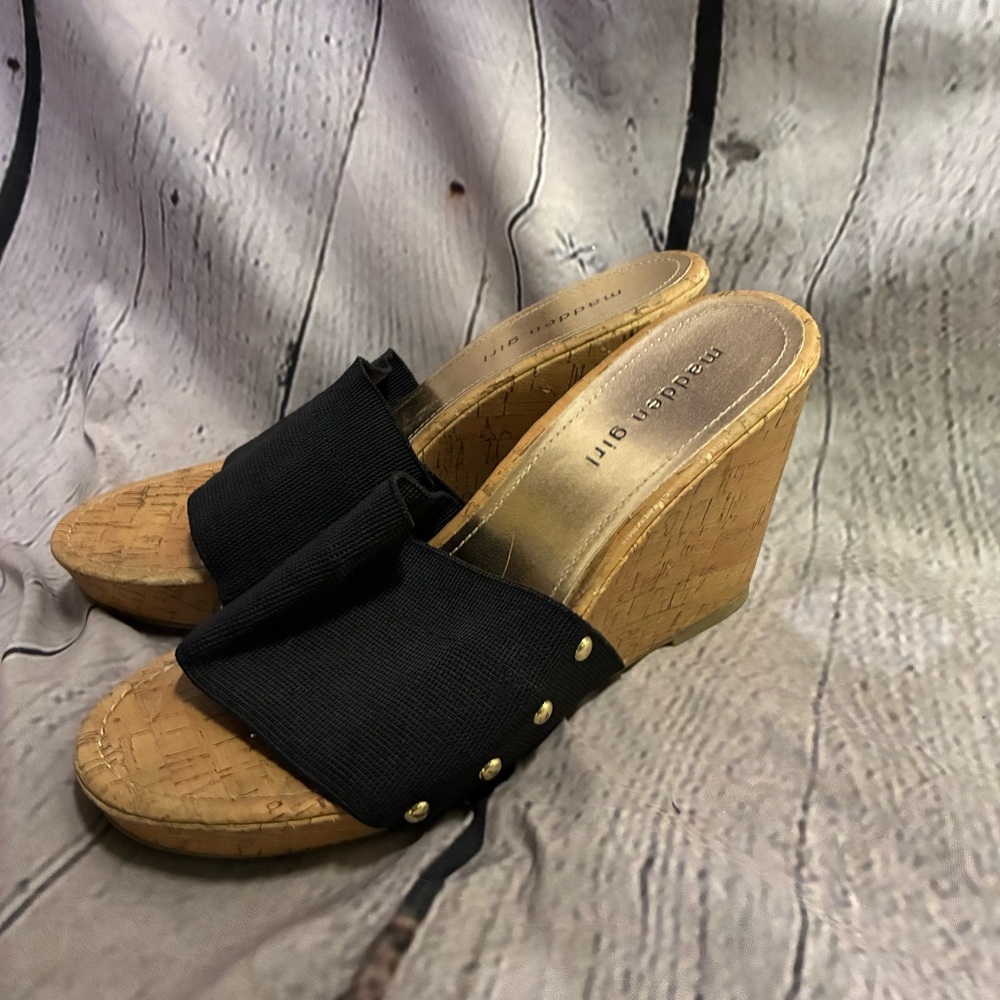 Madden Girl Women’s Nicolet Black Stretch Studded Slip On Wedge Sandals Size 9